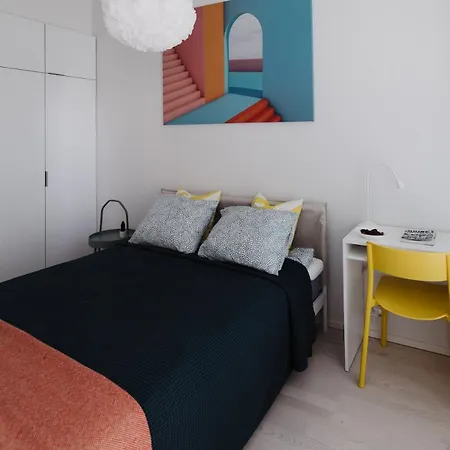 Tropical Scandinavian 5-bed Aparts By The Airport Martinlaakso