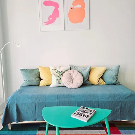 Tropical Scandinavian 5-bed Aparts By The Airport Martinlaakso *